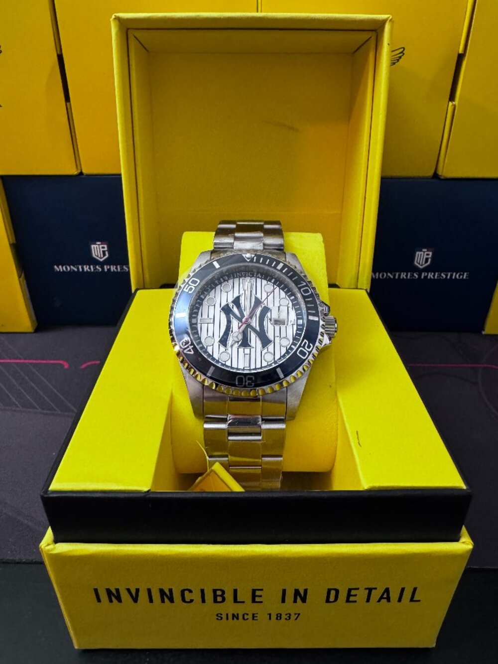 Invicta Pro Diver MLB New York Yankees Automatic Watch 42mm Silver 42976 NIB